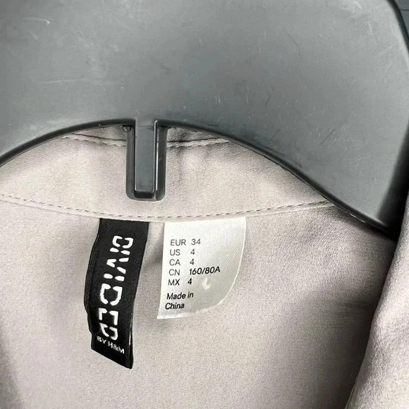 Divided gray button down sleeveless top Size 4 - Picture 5 of 5